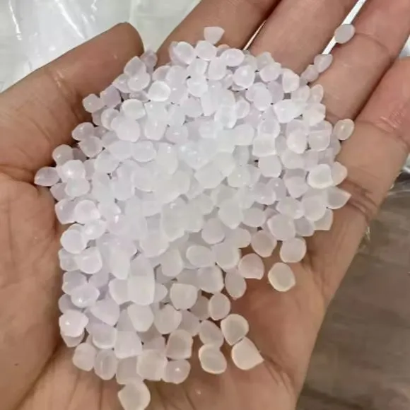 HDPE plastové granule pelety Plastová živica Blow Grade