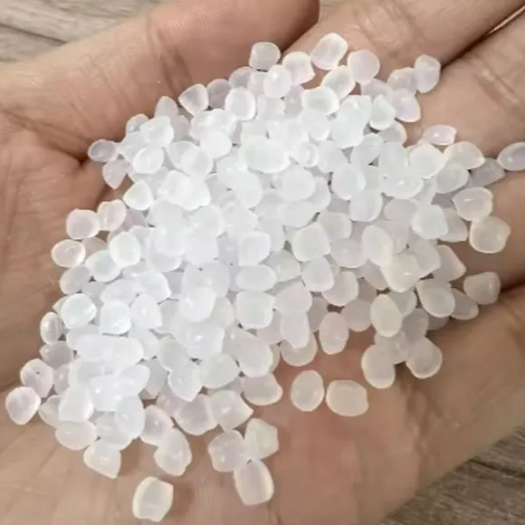 PP pelety granule suroviny